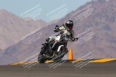 media/Oct-03-2022-Moto Forza (Mon) [[5f077a3730]]/Intermediate Group/Session 4 (Turn 9)/